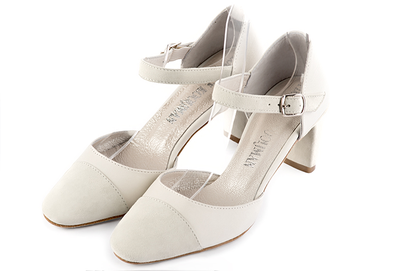 Off white women's open side shoes, with an instep strap. Round toe. Medium comma heels. Front view - Florence KOOIJMAN